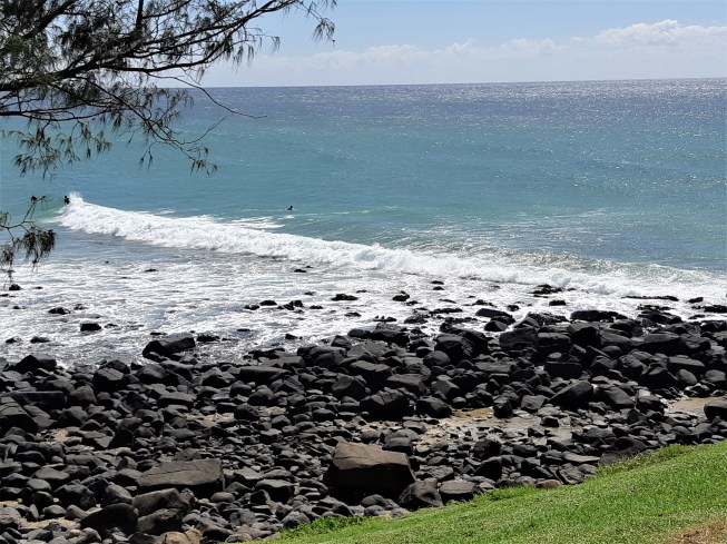 Surfing the Break @ Burleigh Heads