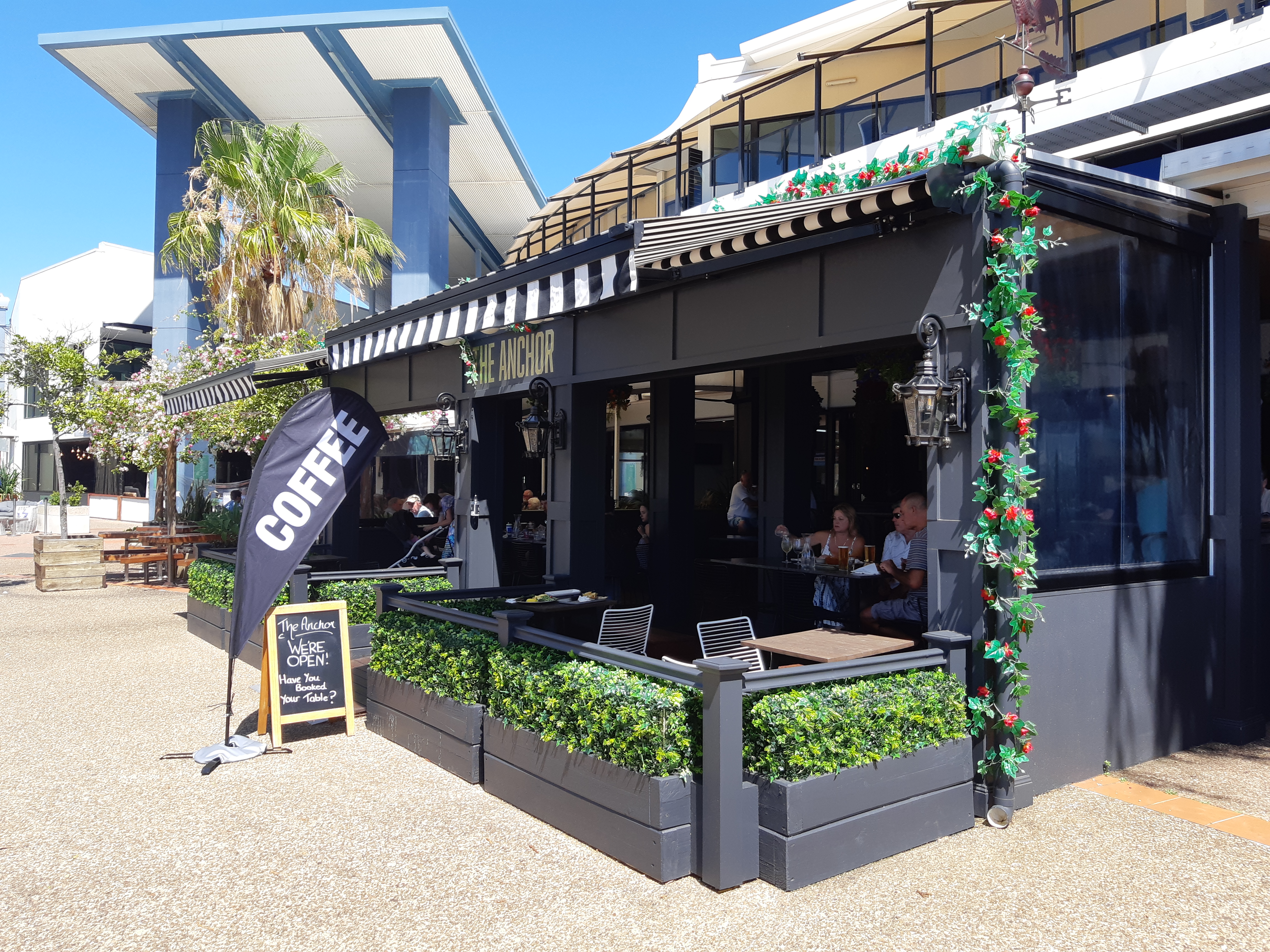 Raby Bay Harbour Cafes &amp; Restaurants